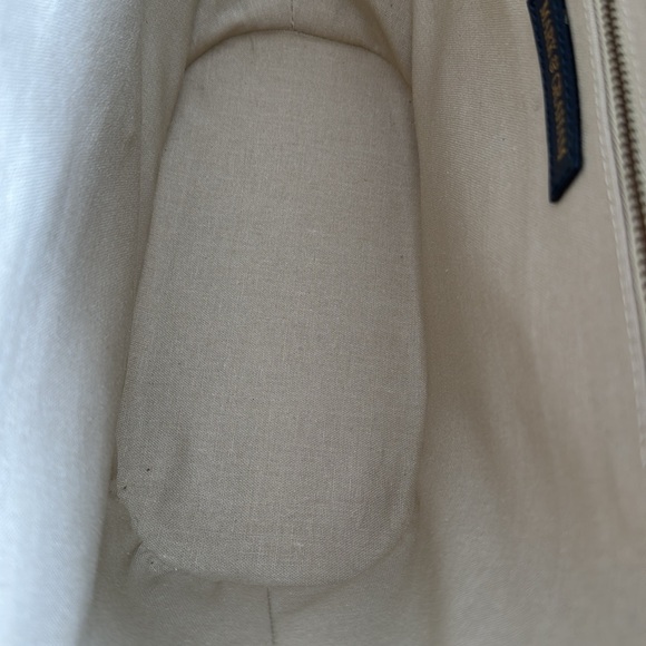 Mark & Graham Straw Tote. New and never used.
Offers Considered! - Picture 4 of 9